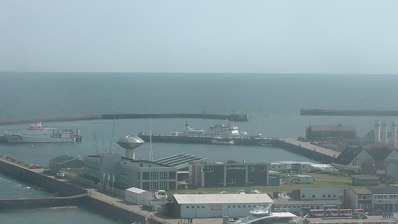 Archiv Foto Webcam Helgoland: Blick auf die Ladungsbrücke