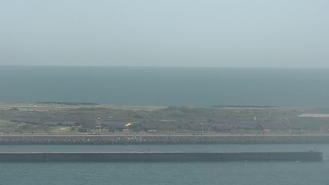 Archiv Foto Webcam Helgoland: Blick auf die Ladungsbrücke