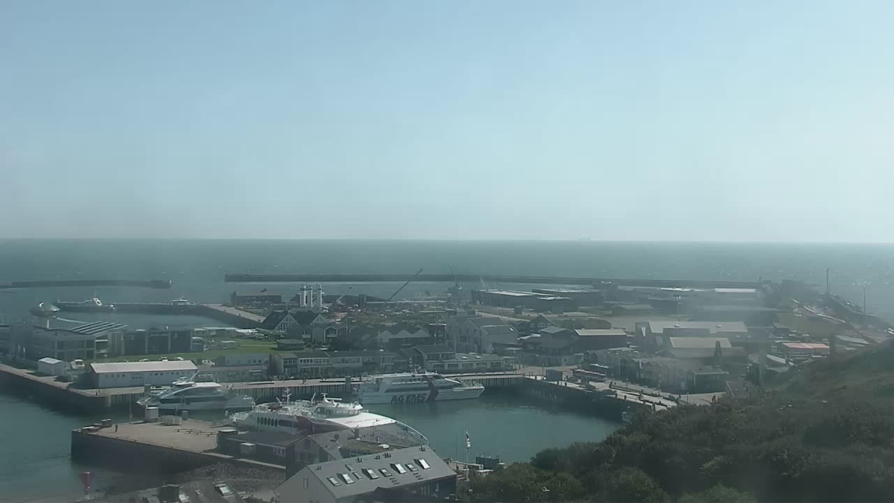 Archiv Foto Webcam Helgoland: Blick auf die Ladungsbrücke