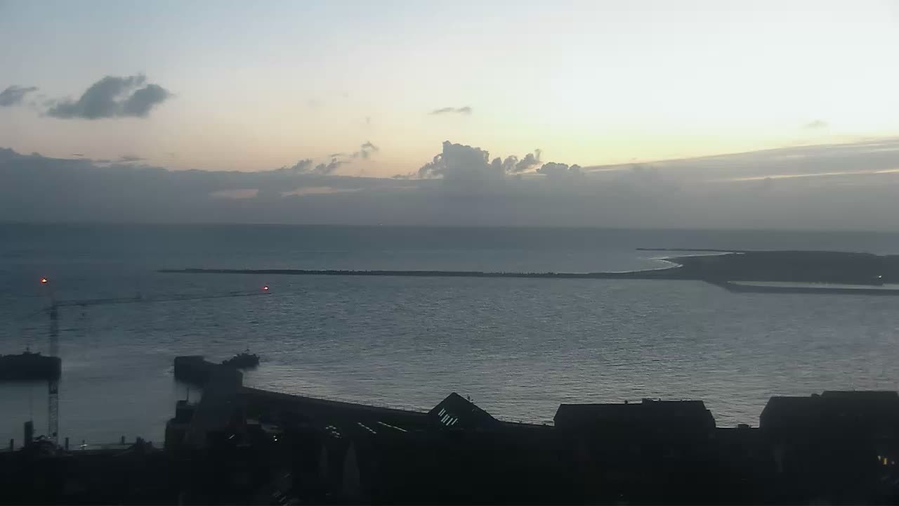 Archiv Foto Webcam Helgoland: Blick auf die Ladungsbrücke