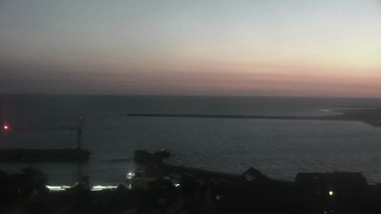 Archiv Foto Webcam Helgoland: Blick auf die Ladungsbrücke