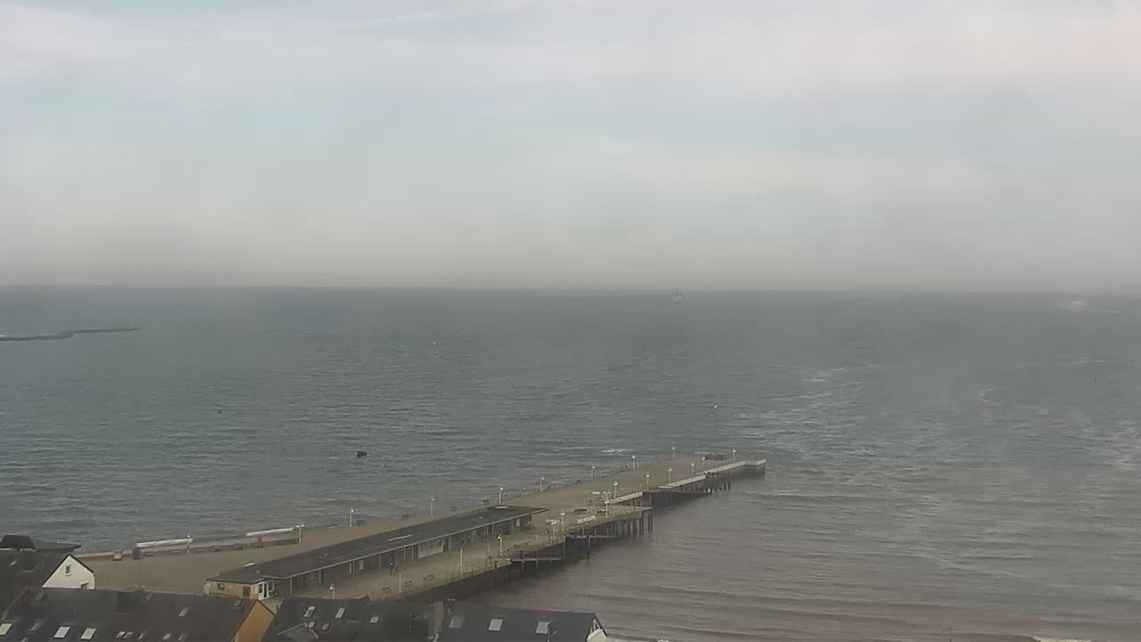 Archiv Foto Webcam Helgoland: Blick auf die Ladungsbrücke