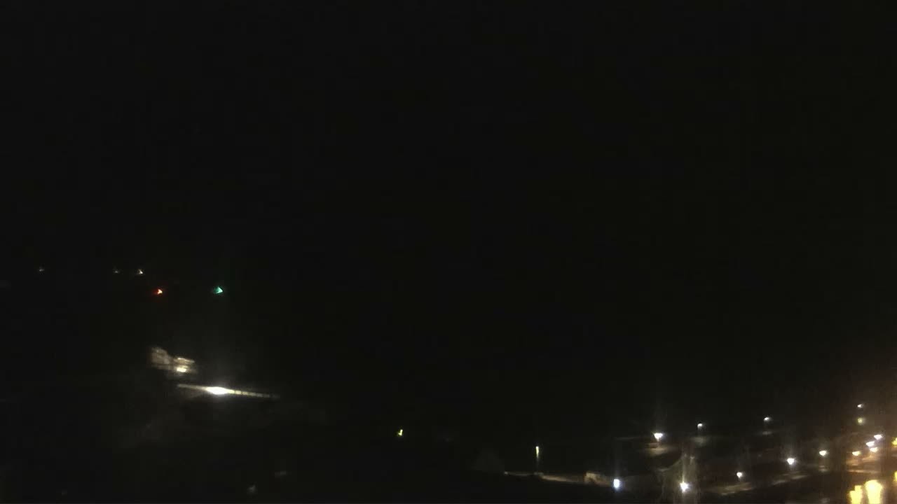 Archived image Webcam Helgoland: View of the loading bridge