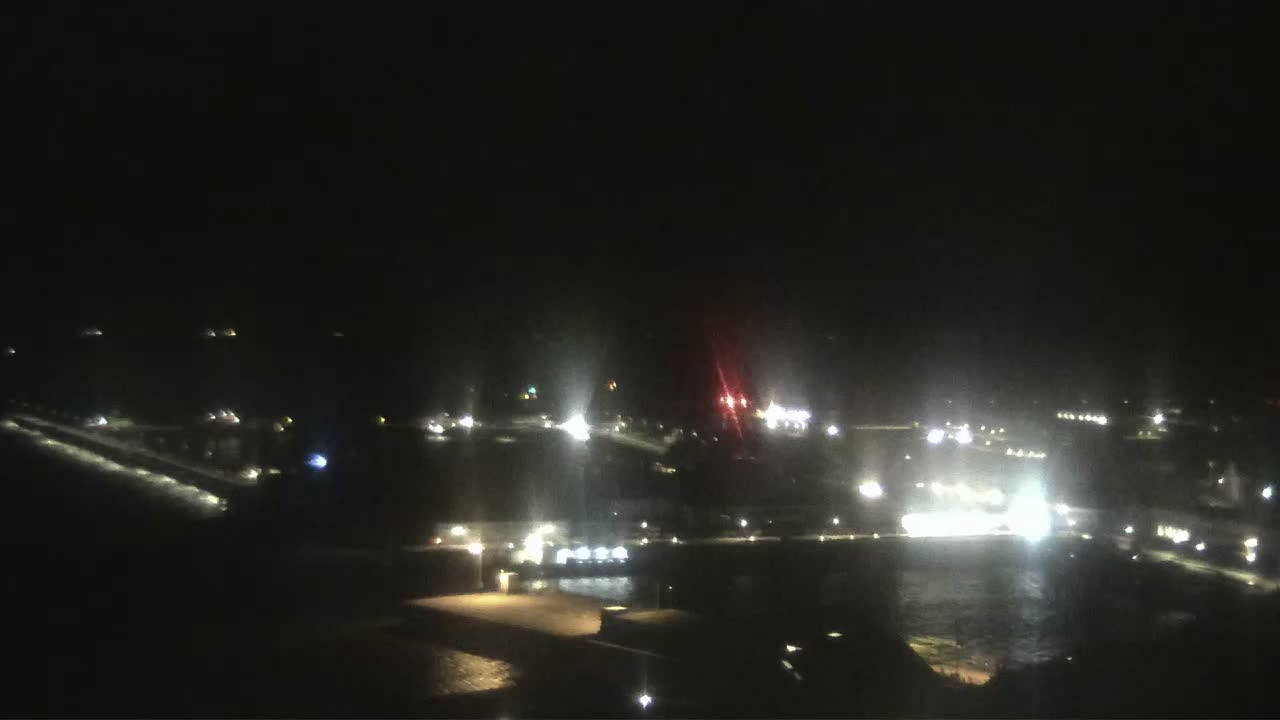 Archiv Foto Webcam Helgoland: Blick auf die Ladungsbrücke