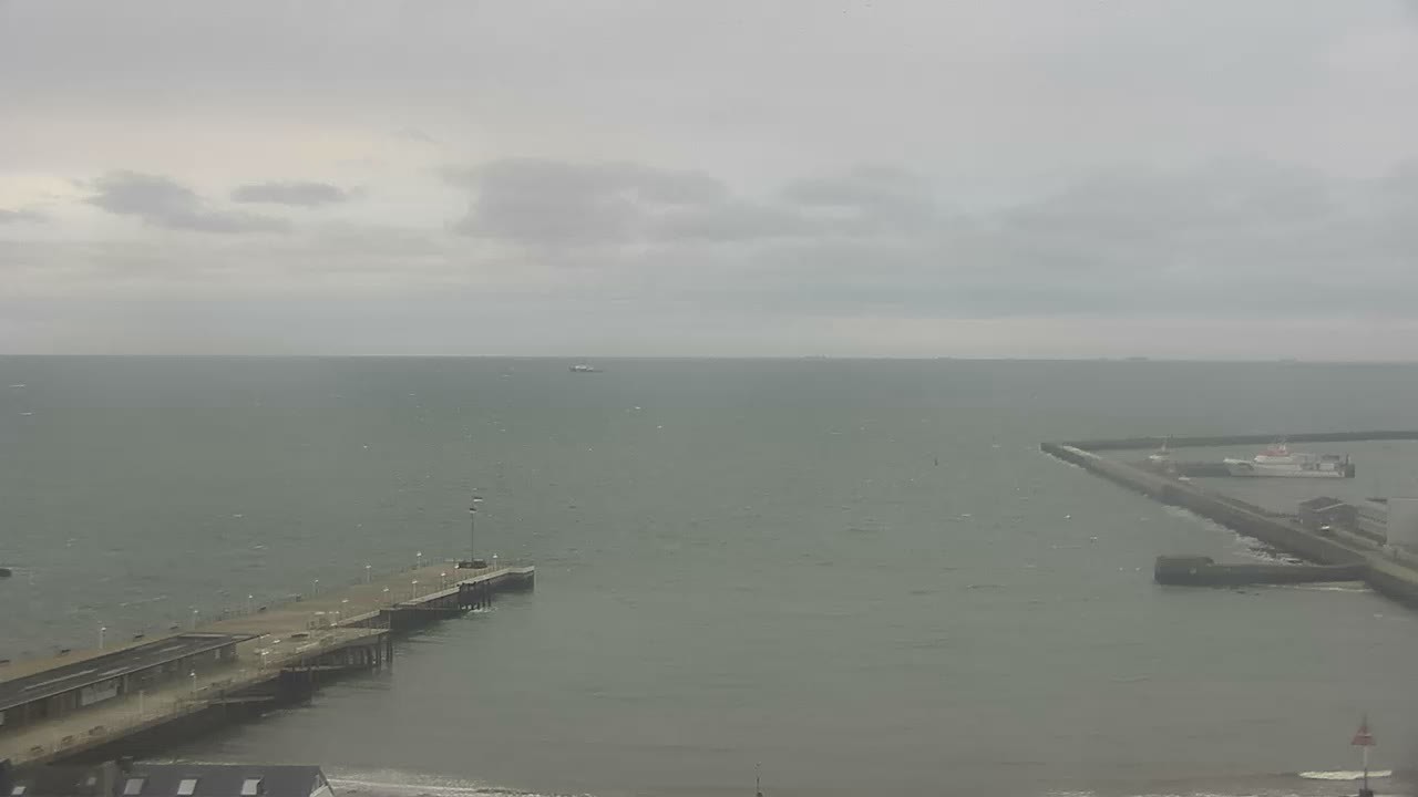 Archiv Foto Webcam Helgoland: Blick auf die Ladungsbrücke