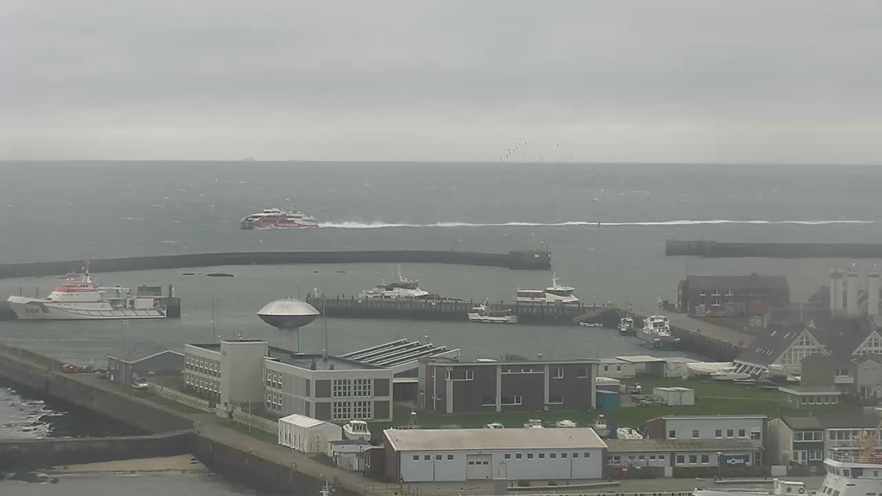 Archiv Foto Webcam Helgoland: Blick auf die Ladungsbrücke