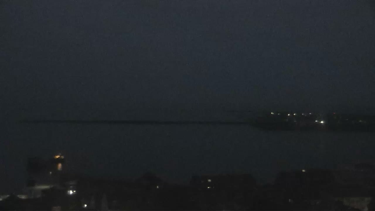 Archiv Foto Webcam Helgoland: Blick auf die Ladungsbrücke