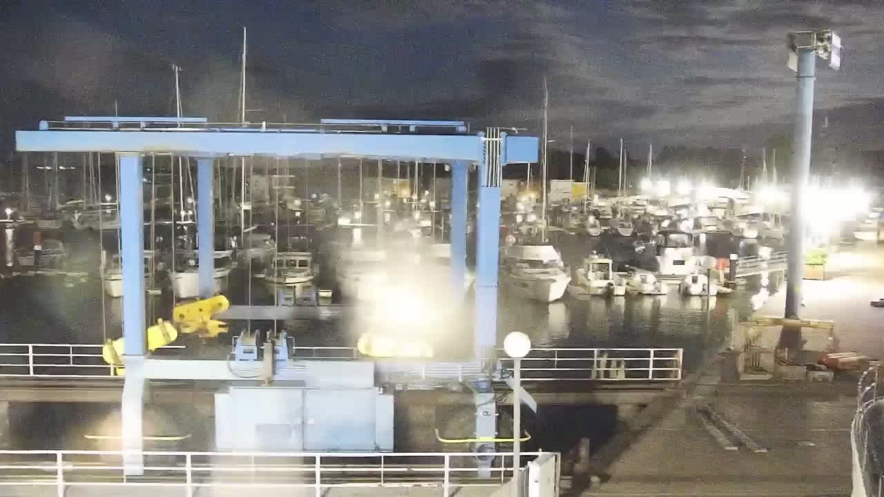 Archived image Webcam Kröslin: At the yacht harbour