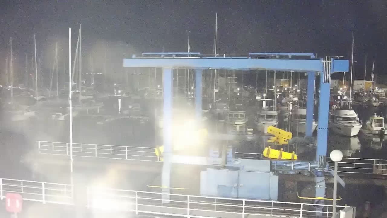 Archived image Webcam Kröslin: At the yacht harbour