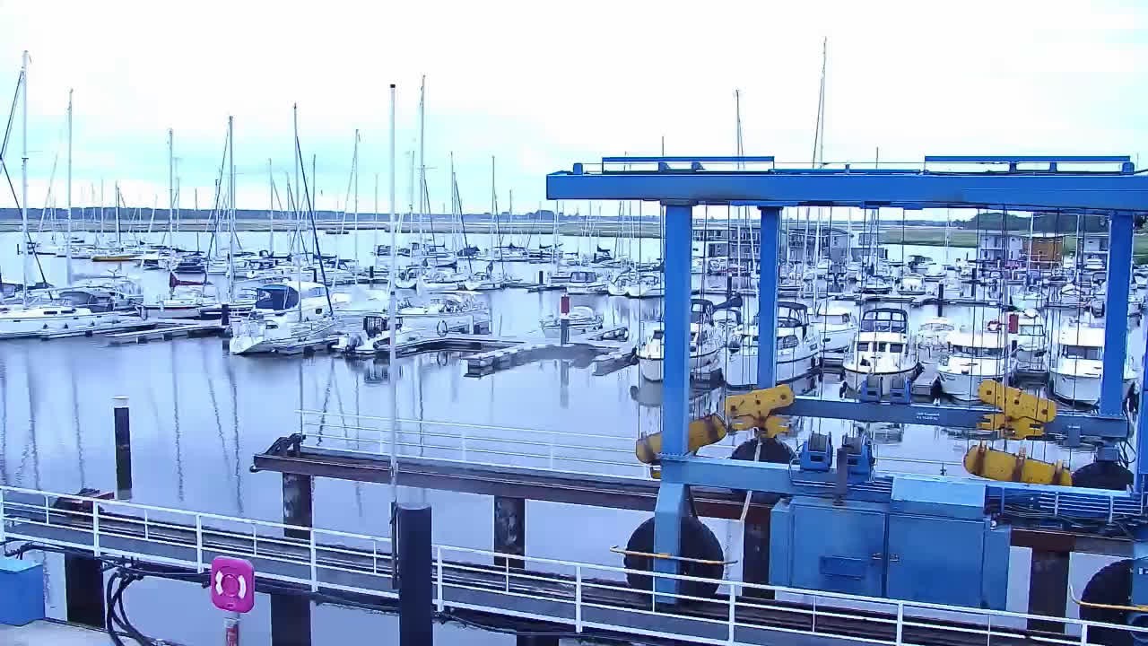 Archived image Webcam Kröslin: At the yacht harbour