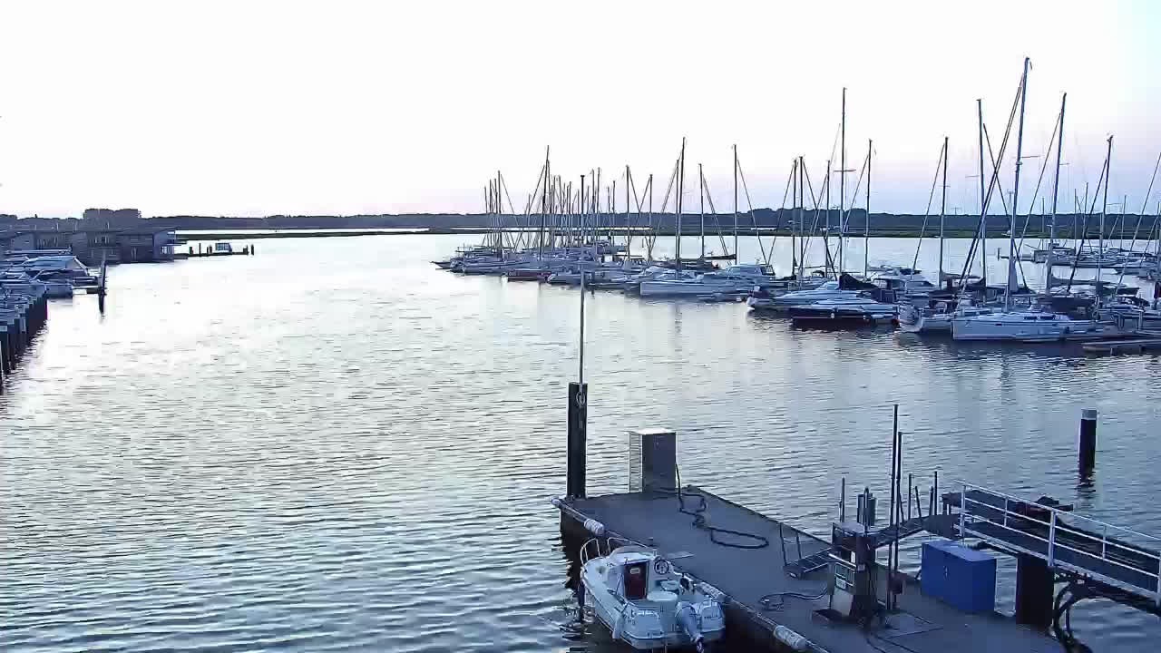 Archived image Webcam Kröslin: At the yacht harbour