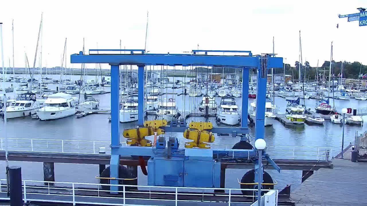 Archived image Webcam Kröslin: At the yacht harbour
