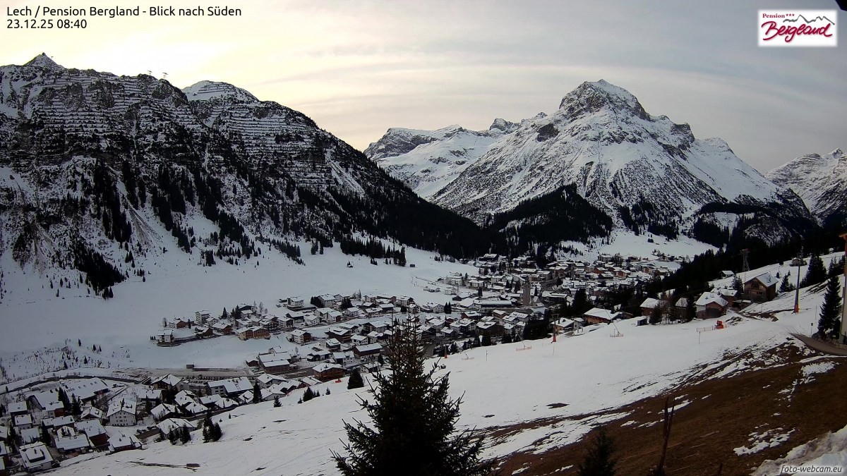 Archiv Foto Webcam Oberlech: Ausblick Pension Bergland