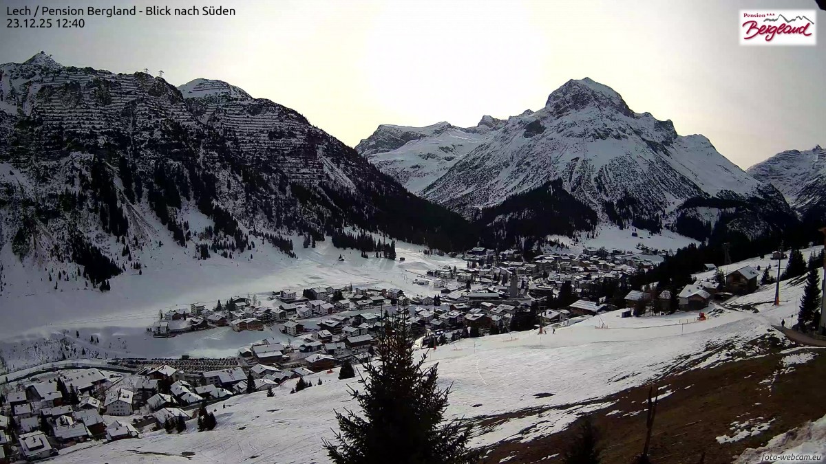 Archiv Foto Webcam Oberlech: Ausblick Pension Bergland