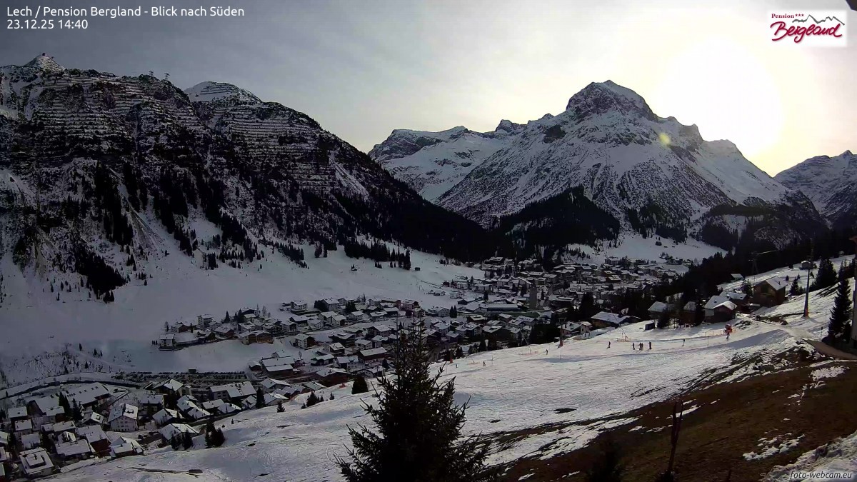 Archiv Foto Webcam Oberlech: Ausblick Pension Bergland