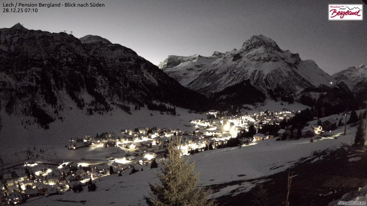 Archiv Foto Webcam Oberlech: Ausblick Pension Bergland