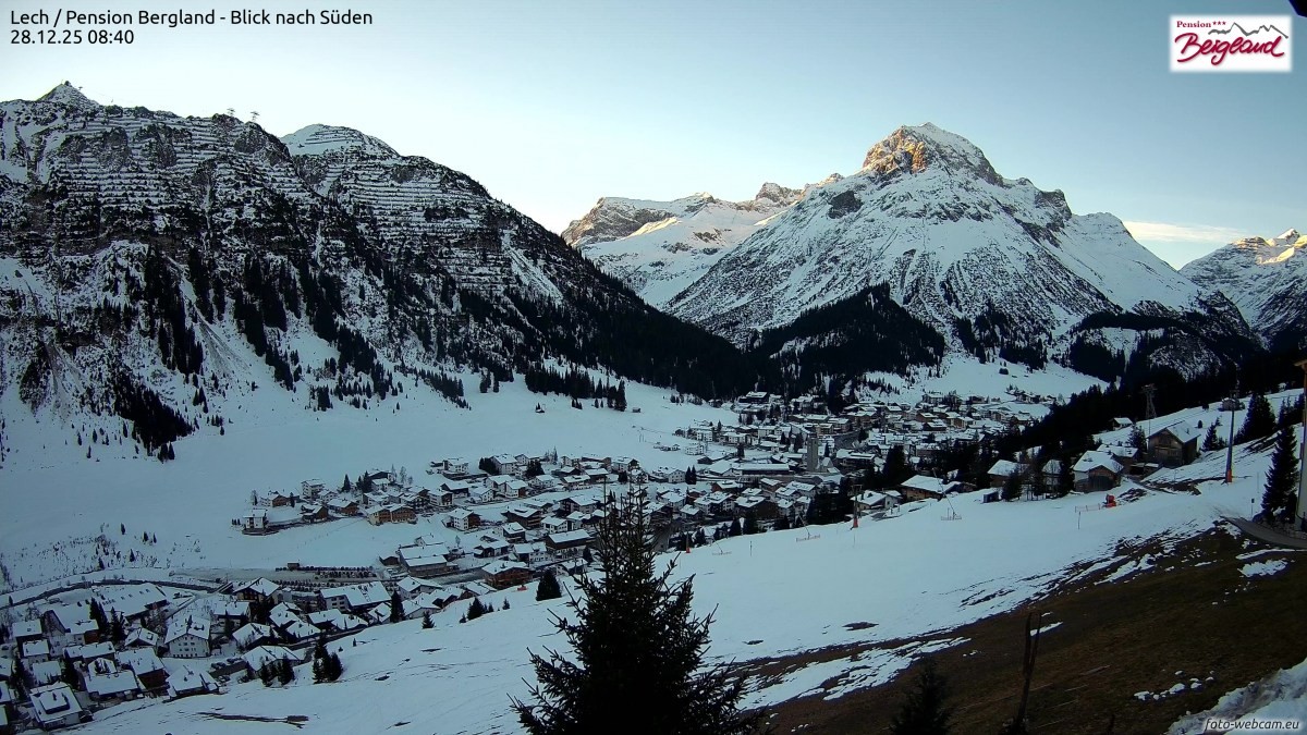 Archiv Foto Webcam Oberlech: Ausblick Pension Bergland
