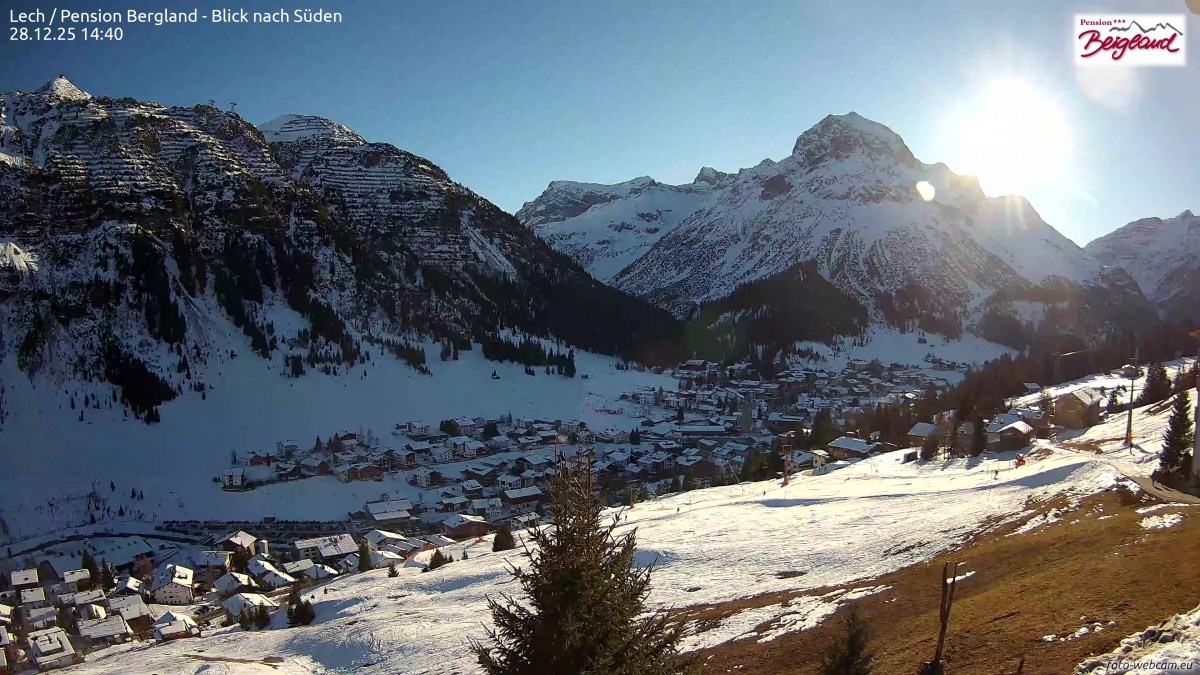 Archiv Foto Webcam Oberlech: Ausblick Pension Bergland