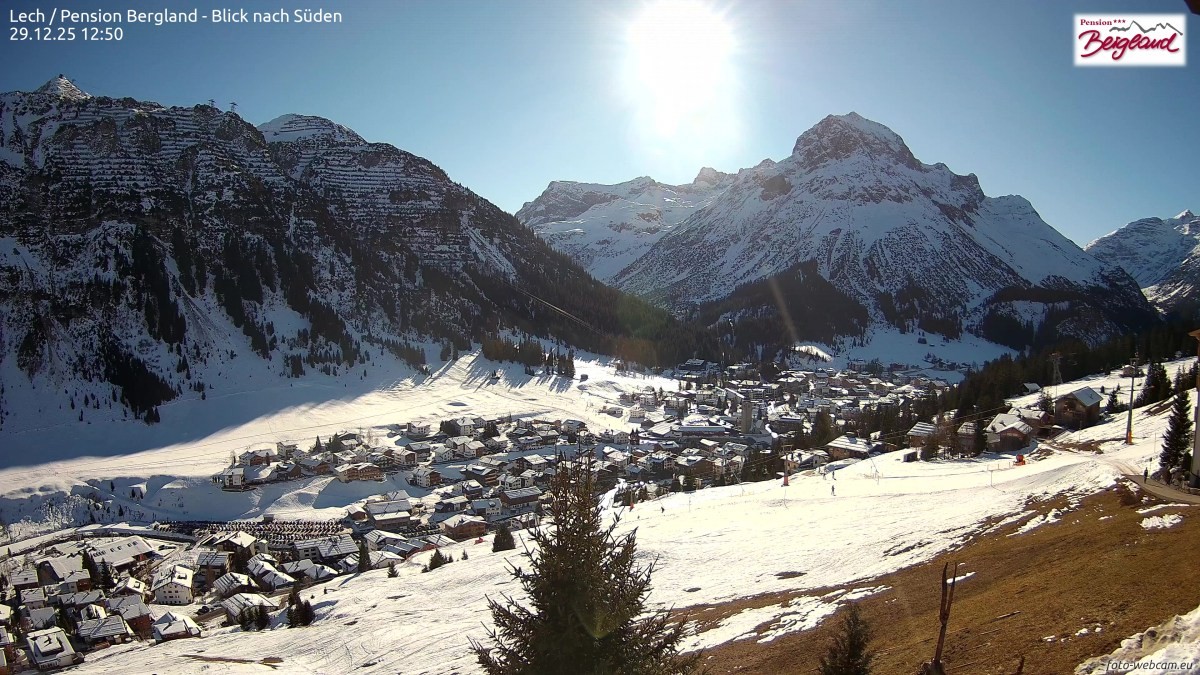 Archiv Foto Webcam Oberlech: Ausblick Pension Bergland