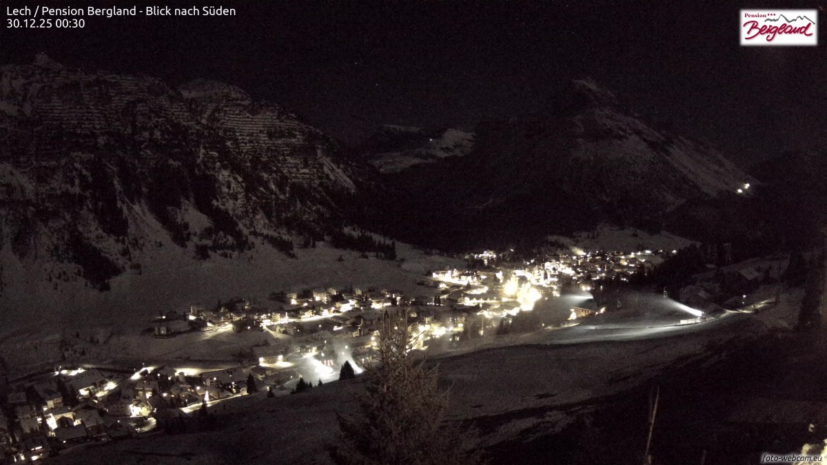 Archiv Foto Webcam Oberlech: Ausblick Pension Bergland