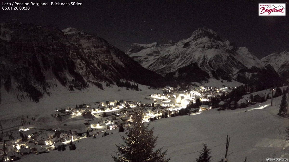 Archiv Foto Webcam Oberlech: Ausblick Pension Bergland
