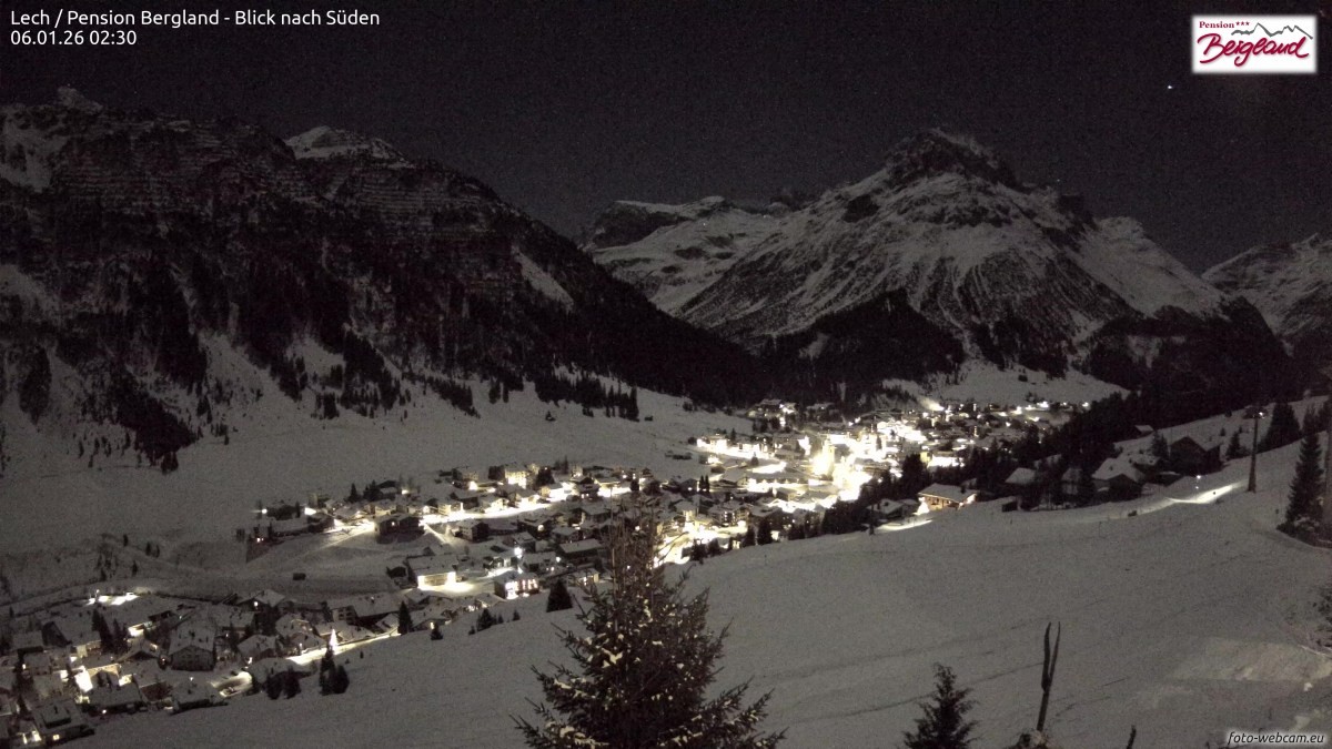Archiv Foto Webcam Oberlech: Ausblick Pension Bergland