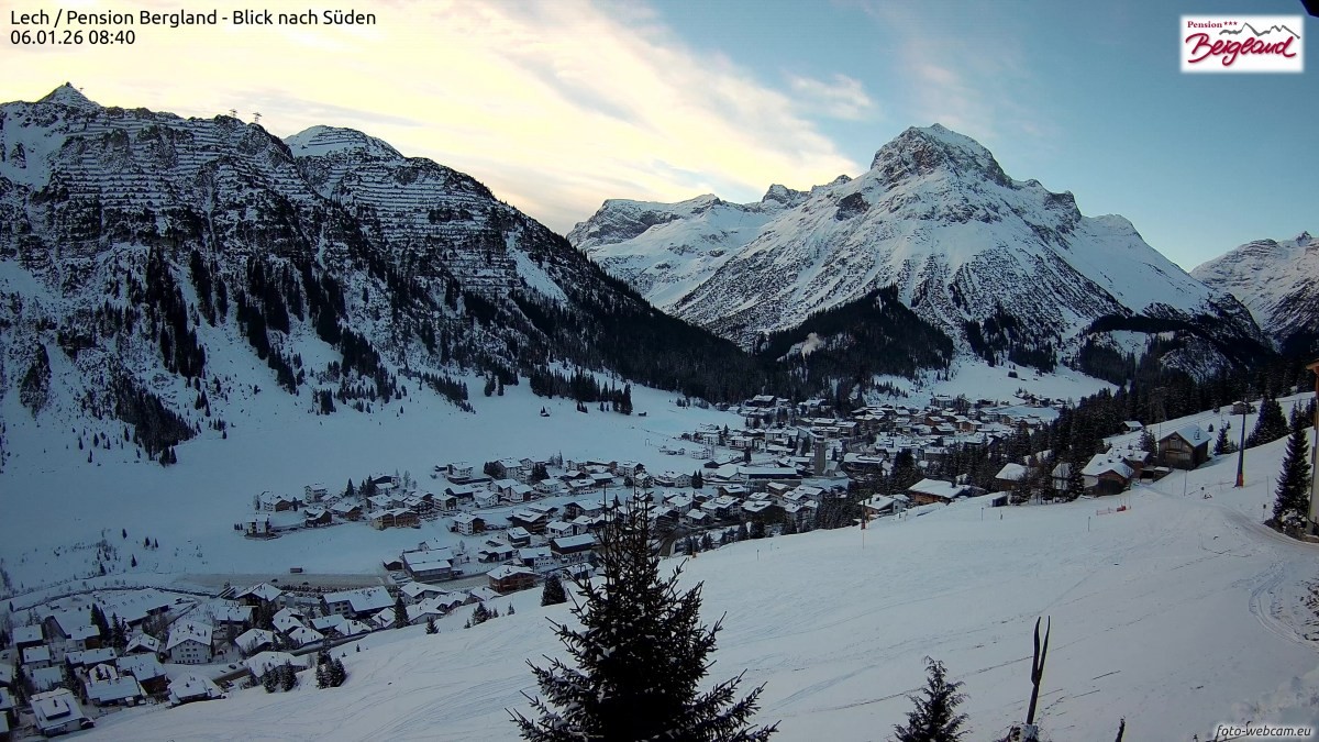 Archiv Foto Webcam Oberlech: Ausblick Pension Bergland
