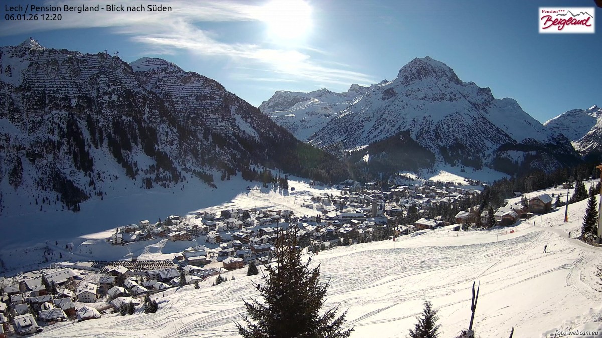 Archiv Foto Webcam Oberlech: Ausblick Pension Bergland