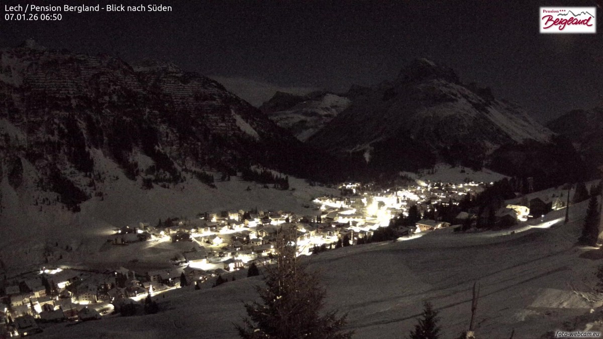 Archiv Foto Webcam Oberlech: Ausblick Pension Bergland