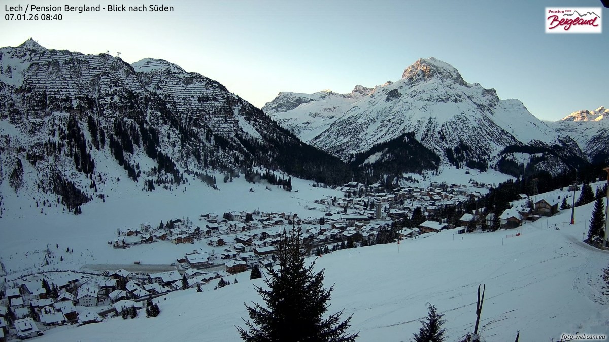 Archiv Foto Webcam Oberlech: Ausblick Pension Bergland