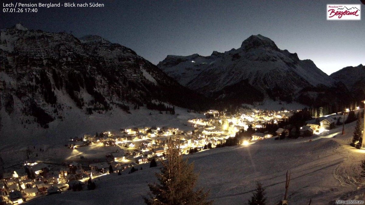 Archiv Foto Webcam Oberlech: Ausblick Pension Bergland