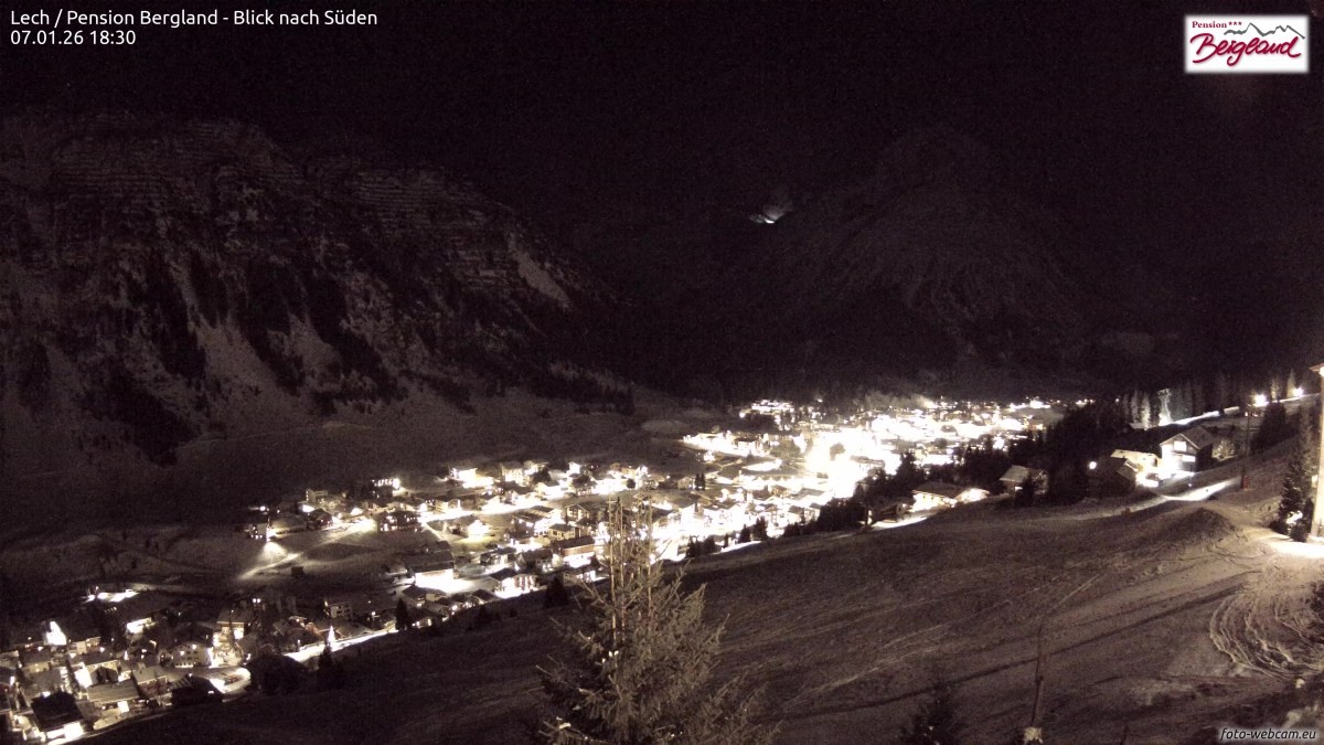Archiv Foto Webcam Oberlech: Ausblick Pension Bergland