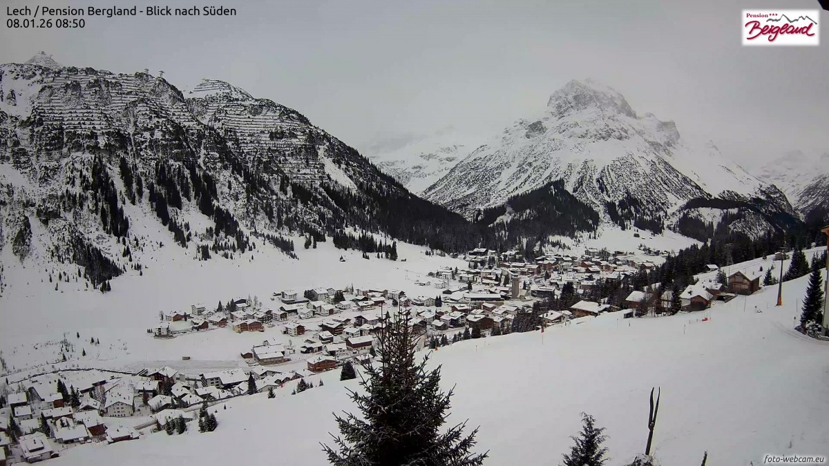 Archiv Foto Webcam Oberlech: Ausblick Pension Bergland