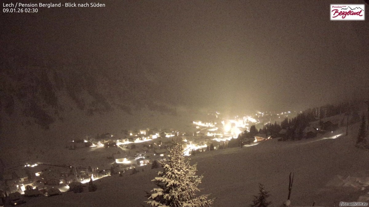 Archiv Foto Webcam Oberlech: Ausblick Pension Bergland