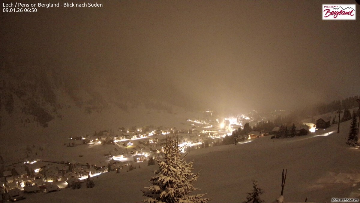 Archiv Foto Webcam Oberlech: Ausblick Pension Bergland