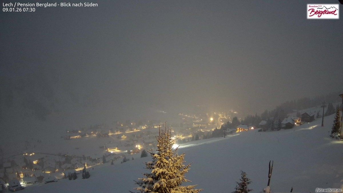 Archiv Foto Webcam Oberlech: Ausblick Pension Bergland