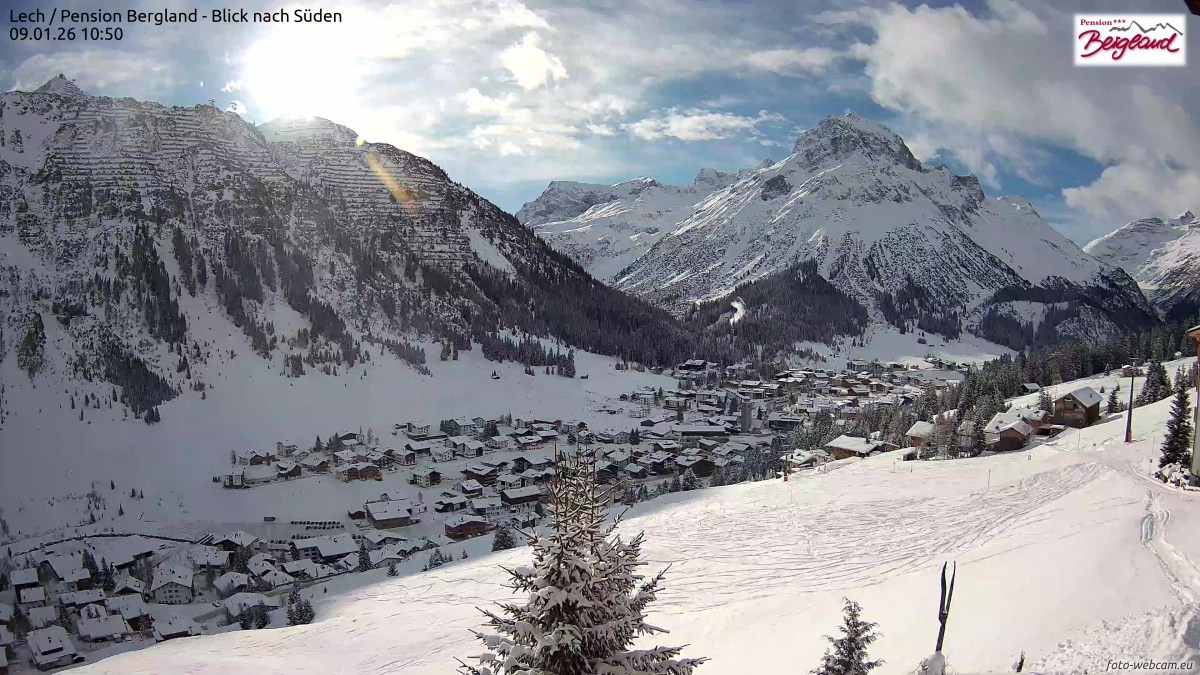Archiv Foto Webcam Oberlech: Ausblick Pension Bergland