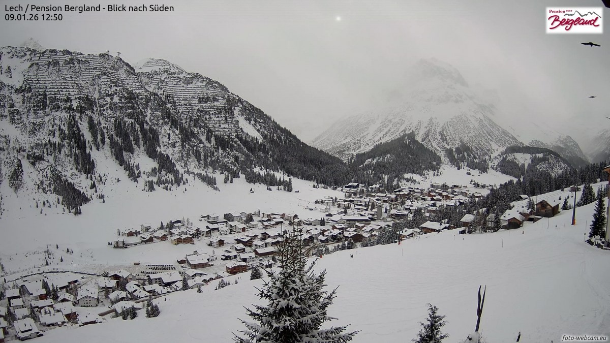 Archiv Foto Webcam Oberlech: Ausblick Pension Bergland