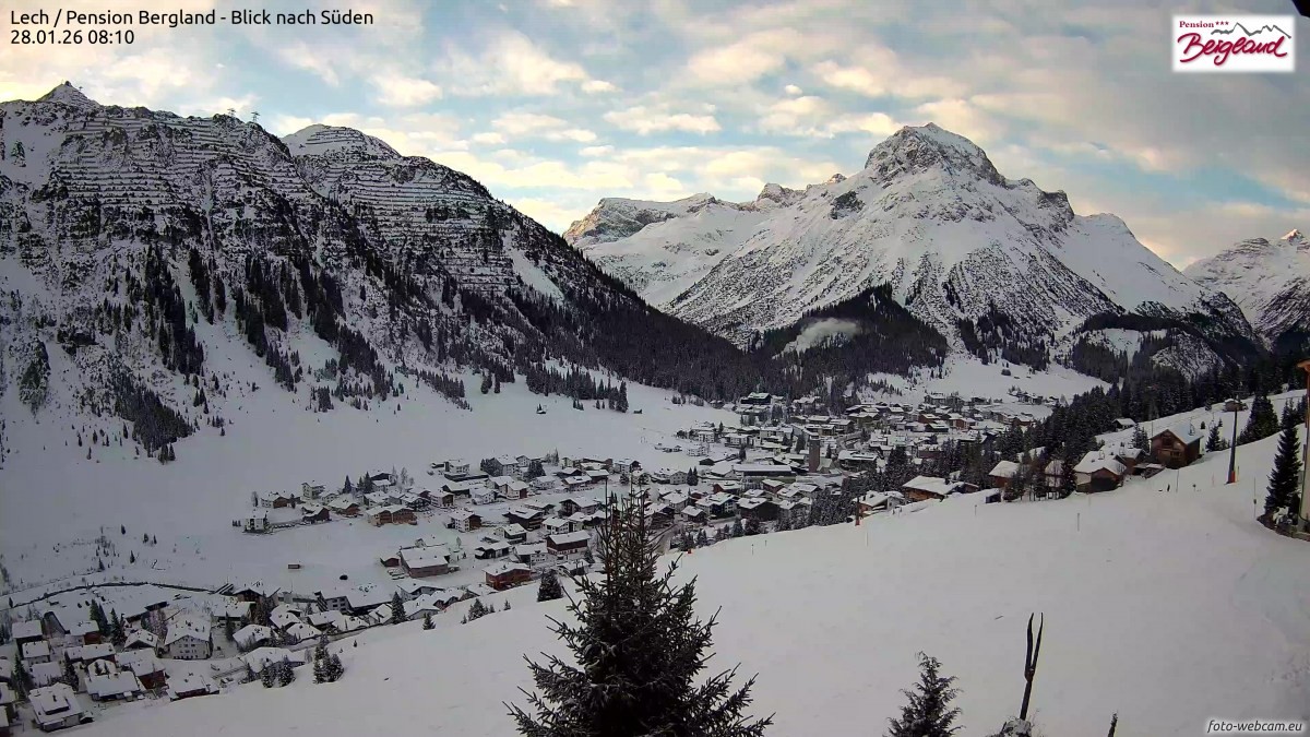 Archiv Foto Webcam Oberlech: Ausblick Pension Bergland