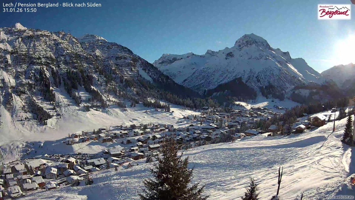 Archiv Foto Webcam Oberlech: Ausblick Pension Bergland