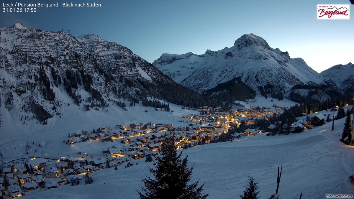 Archiv Foto Webcam Oberlech: Ausblick Pension Bergland