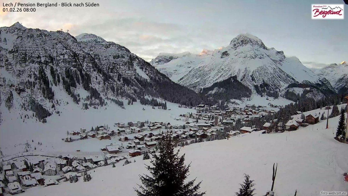 Archiv Foto Webcam Oberlech: Ausblick Pension Bergland