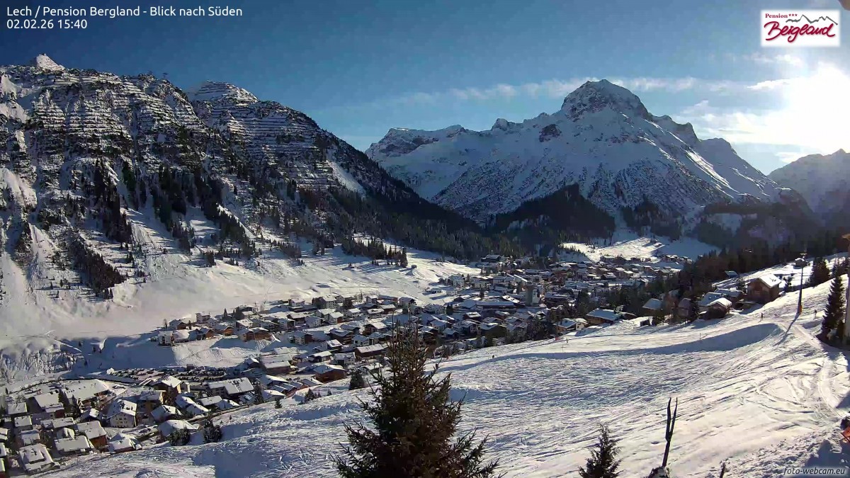 Archiv Foto Webcam Oberlech: Ausblick Pension Bergland