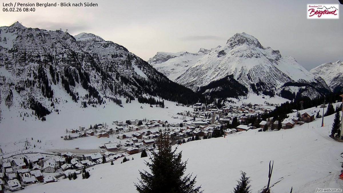 Archiv Foto Webcam Oberlech: Ausblick Pension Bergland