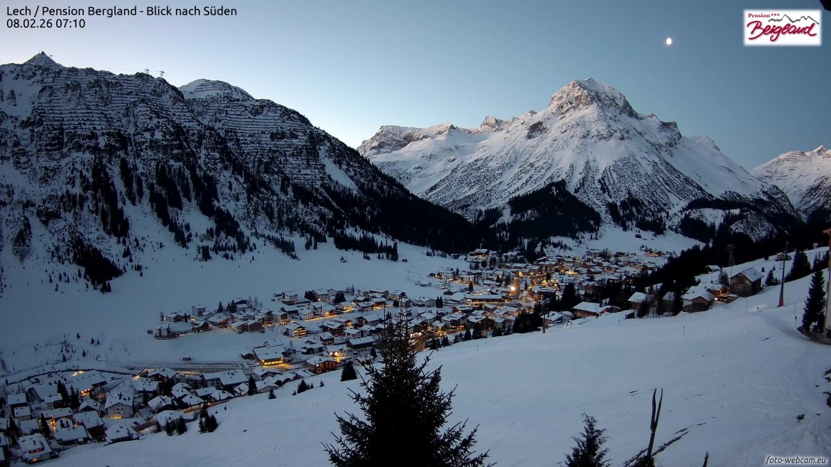 Archiv Foto Webcam Oberlech: Ausblick Pension Bergland