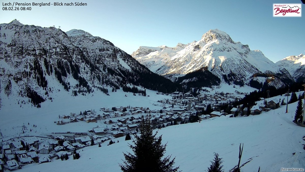 Archiv Foto Webcam Oberlech: Ausblick Pension Bergland
