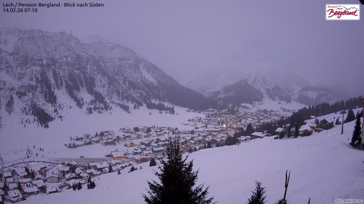 Archiv Foto Webcam Oberlech: Ausblick Pension Bergland