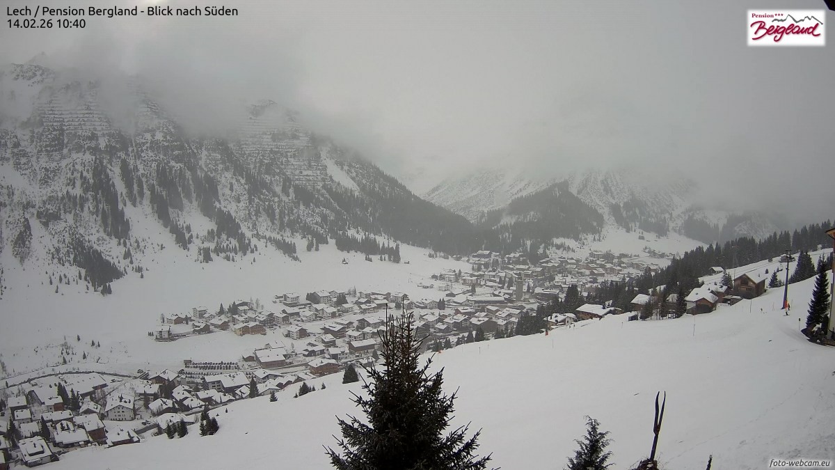 Archiv Foto Webcam Oberlech: Ausblick Pension Bergland