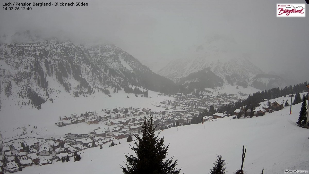 Archiv Foto Webcam Oberlech: Ausblick Pension Bergland