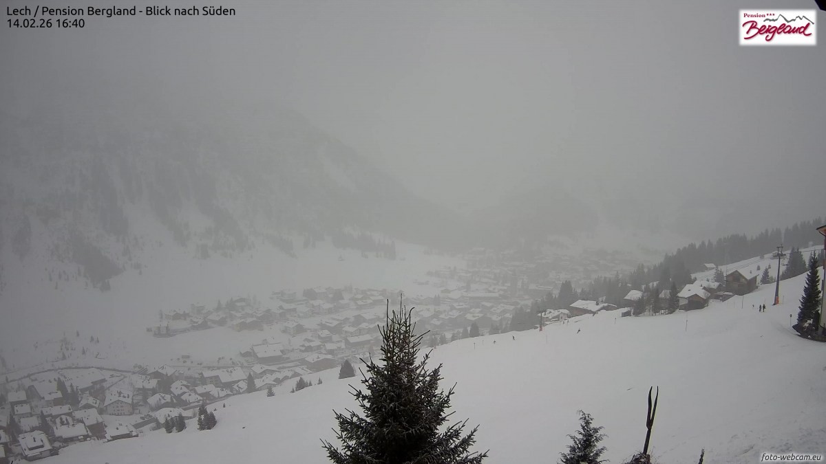 Archiv Foto Webcam Oberlech: Ausblick Pension Bergland